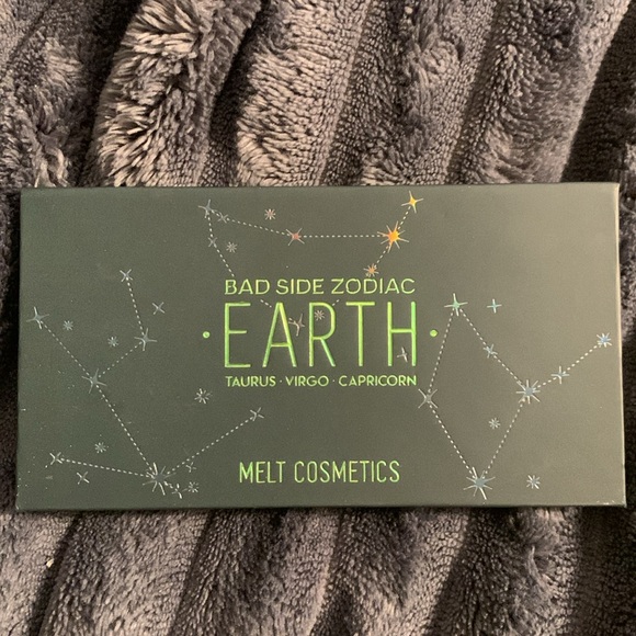 Melt Cosmetics Earth Eyeshadow Palette - Picture 5 of 8